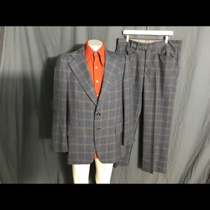 Vintage navy plaid men’s suit 42